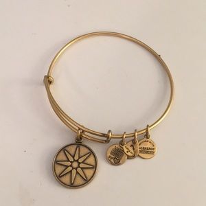 💛NWOT Alex and Ani Sun☀️ bracelet